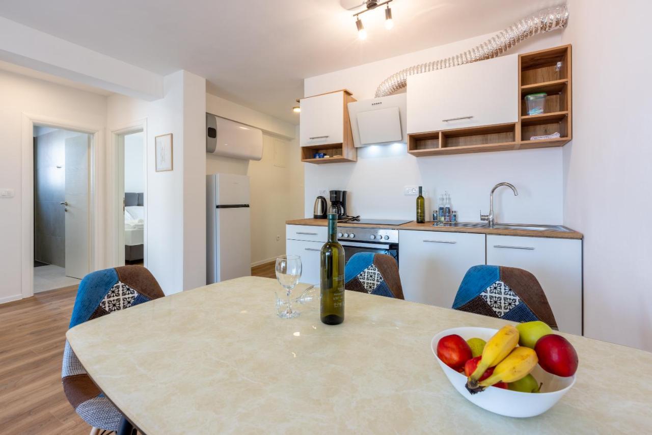 סלצה Luxury Apartments Lovorka 1 & 2**** מראה חיצוני תמונה