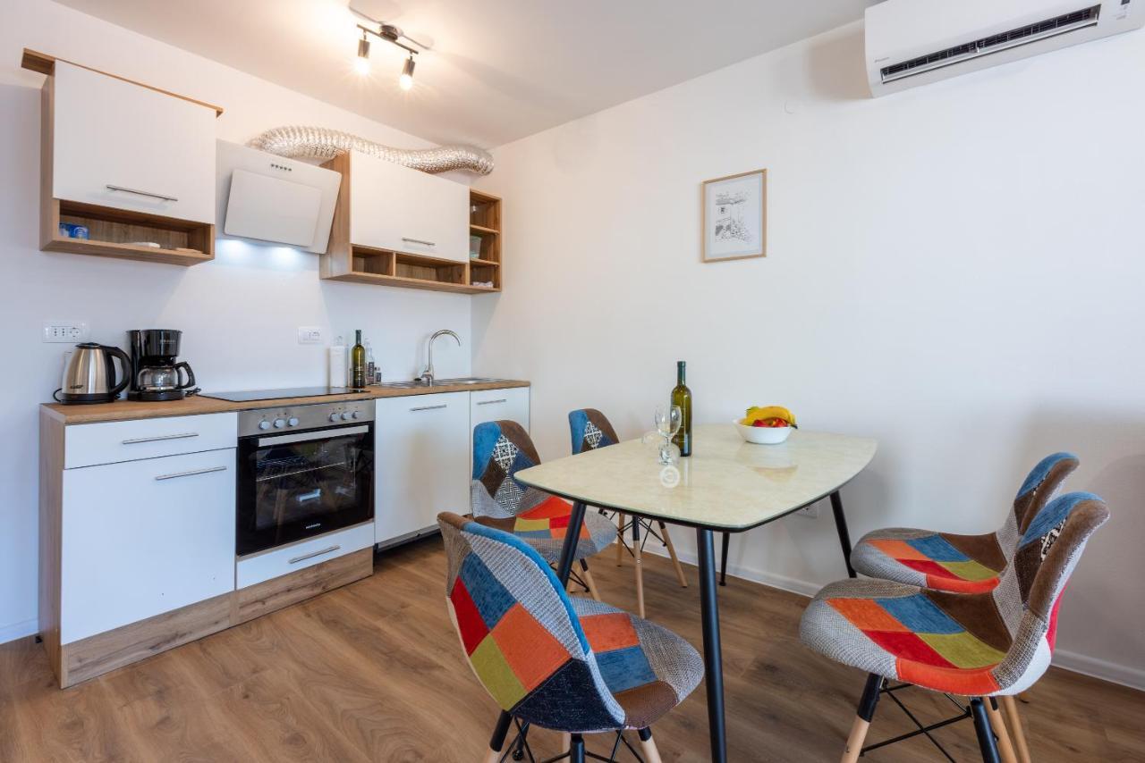 סלצה Luxury Apartments Lovorka 1 & 2**** מראה חיצוני תמונה