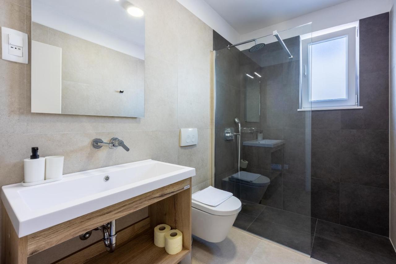 סלצה Luxury Apartments Lovorka 1 & 2**** מראה חיצוני תמונה